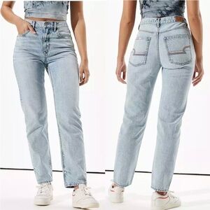 American Eagle Pride '90s Boyfriend Jeans size 8 Blue Light Wash Rainbow Pocket